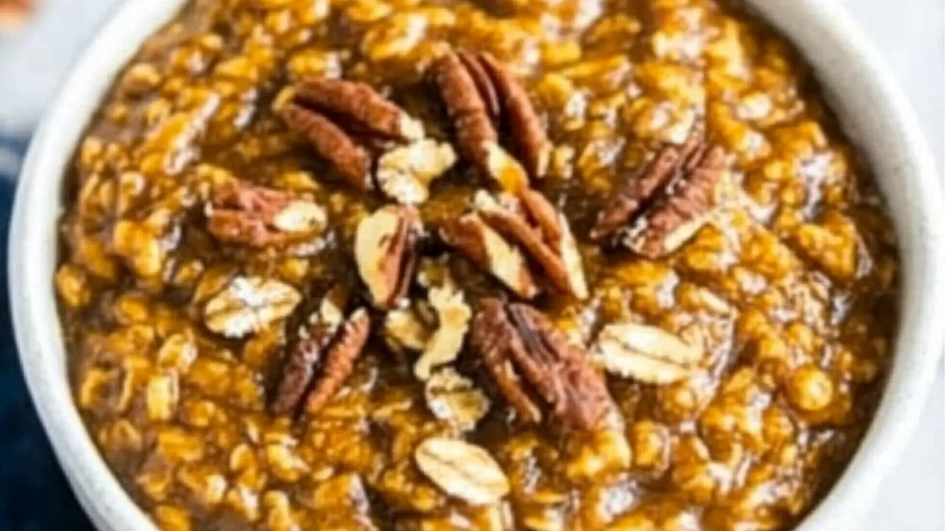 Healthy Slow Cooker Pumpkin Pie Oatmeal: Easy Overnight Breakfast
